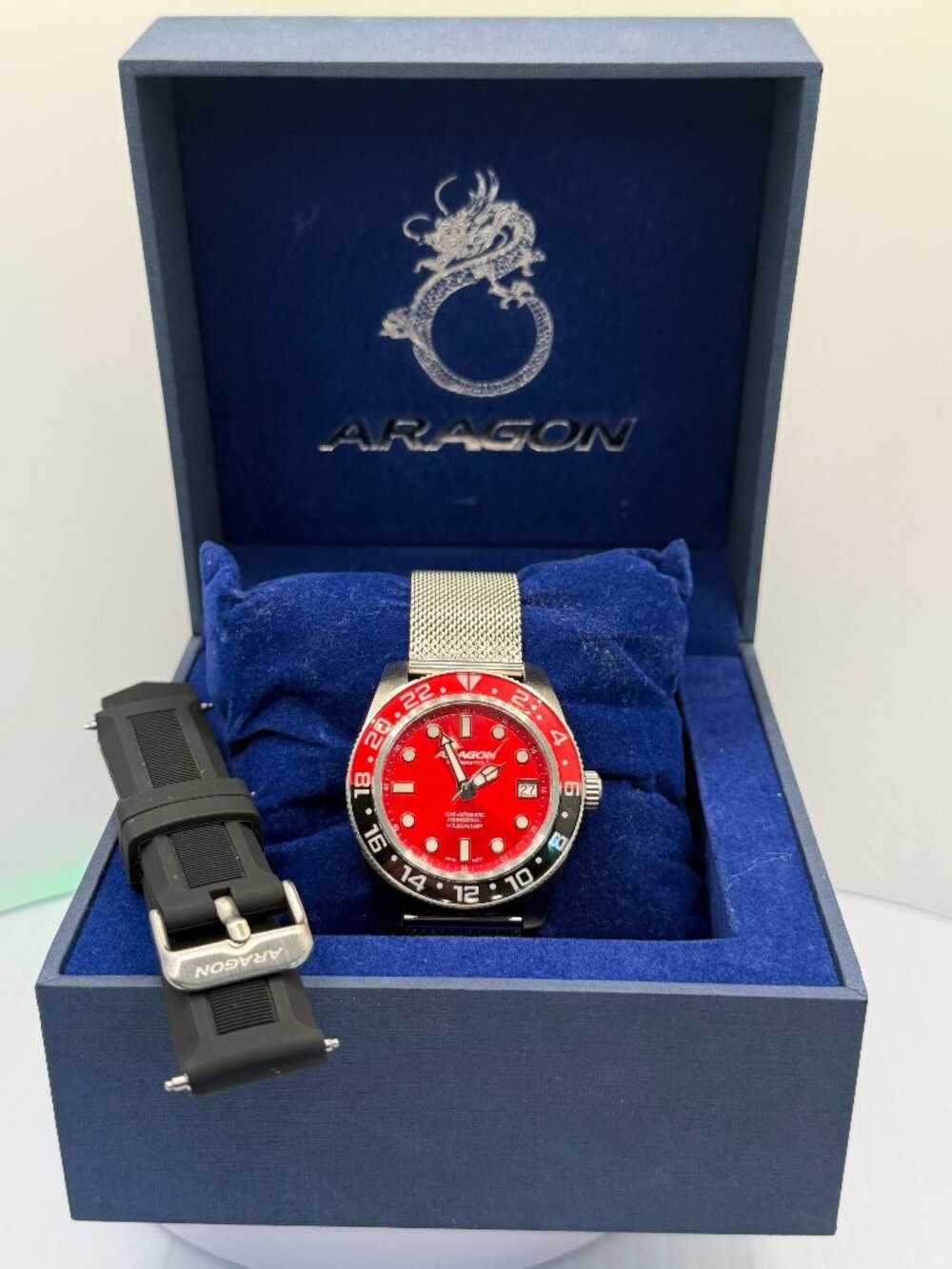 Aragon Divemaster 40 GMT NH34 (DM 40) - Red - 40mm - Automatic - Box & Xtra Band